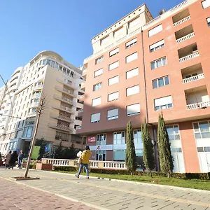 Oresti Center Albanië